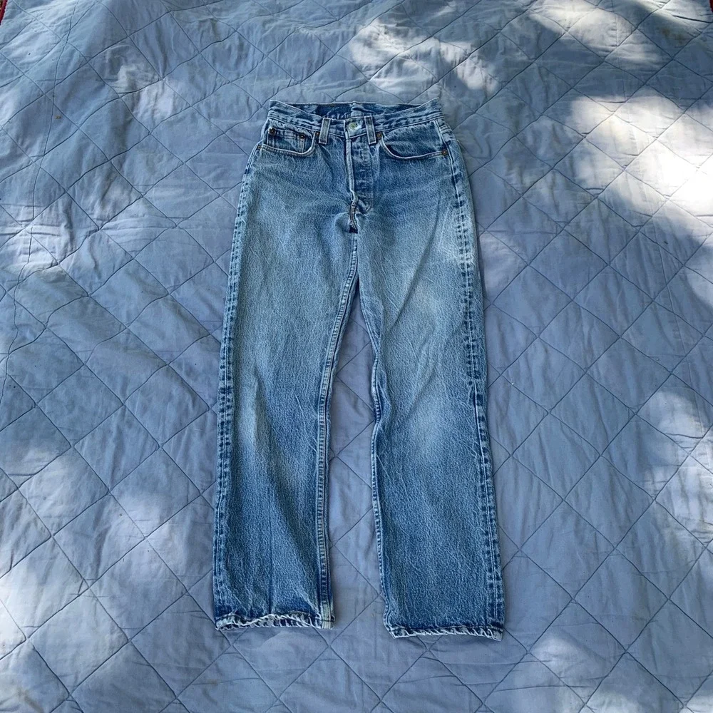 Vintage 80s Levi's 501 button fly straight leg jeans - made USA - size 30x31